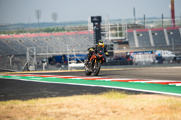 20260330-10-09-23- BendallTheRulesMedia for Aprilia Racer Days - SB-2