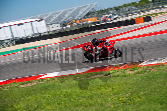 20260503-113120-BendallTheRulesMedia for Vita Veloce V - SB (5)